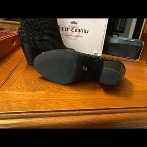 Juicy courtier booties